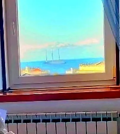 Le Petit Phare In Centro Storico Con Vista Mare Triëst