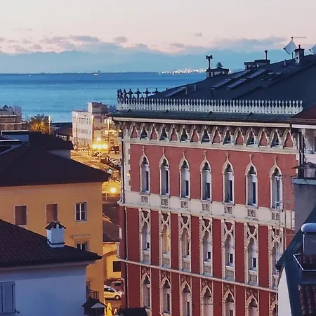 Le Petit Phare In Centro Storico Con Vista Mare * Triest
