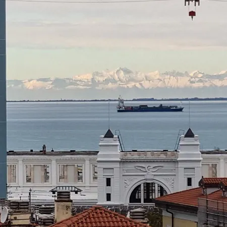 Le Petit Phare In Centro Storico Con Vista Mare Daire
